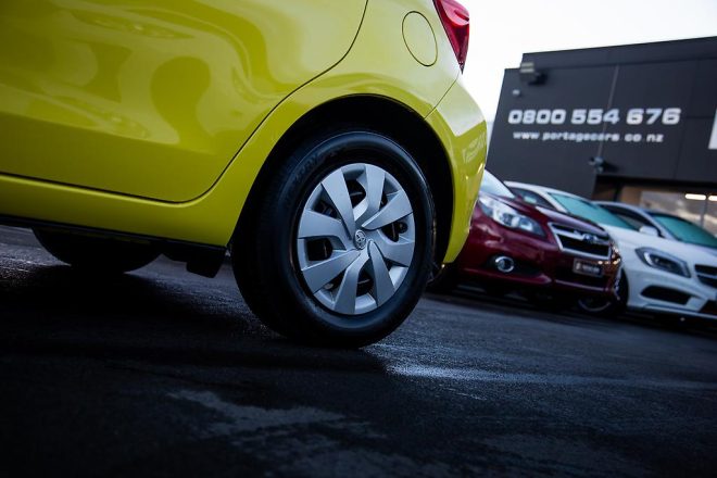 2014 Toyota Vitz U Spec, I stop image 284632