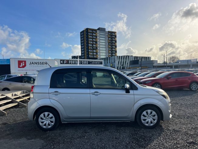 2012 Toyota Spade F Model, Low KMs, Push Start image 285226