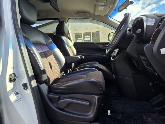 2012 Nissan Elgrand Highway Star Urban Chrome image 284545