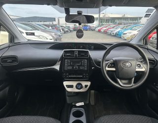 2017 Toyota Prius E Model/ Steering Wheel Controls/ Push Start image 277109