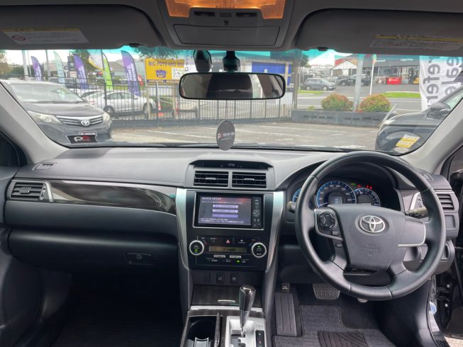 2012 Toyota Camry Hybrid G-Package image 277215