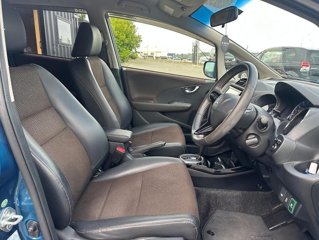 2012 Honda Fit Shuttle Hybrid image 284569