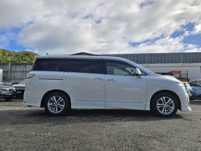 2012 Nissan Elgrand Highway Star Urban Chrome image 284543