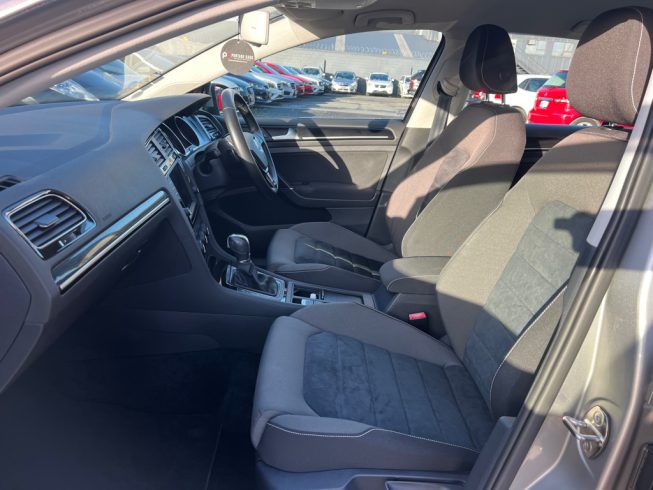 2013 Volkswagen Golf TSI Highline Blue Motion 1.4L image 285973