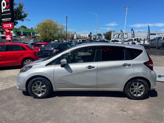 2017 Nissan Note E-Power X image 276582