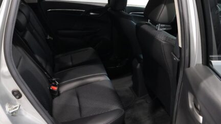 Honda Fit Hybrid L-Package image 317975