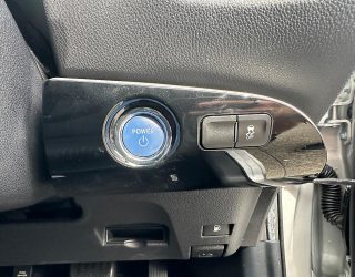 2017 Toyota Prius E Model/ Steering Wheel Controls/ Push Start image 277110