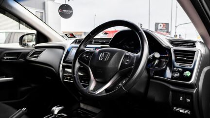 Honda Grace Hybrid LX image 303868