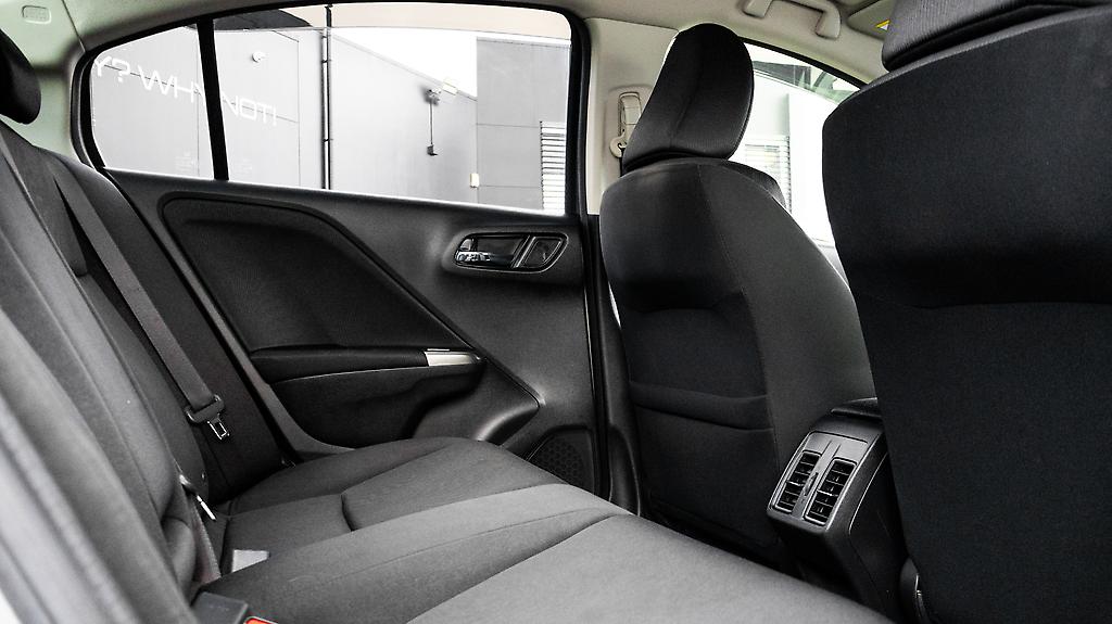 Honda Grace Hybrid LX image 303865