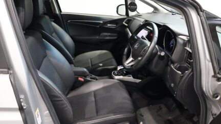 Honda Fit Hybrid L-Package image 317972