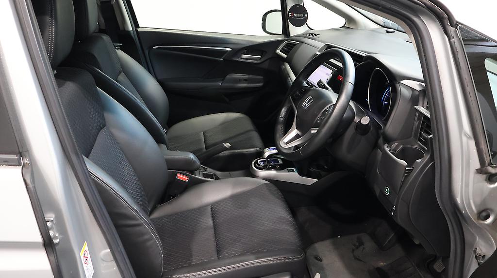 Honda Fit Hybrid L-Package image 317972