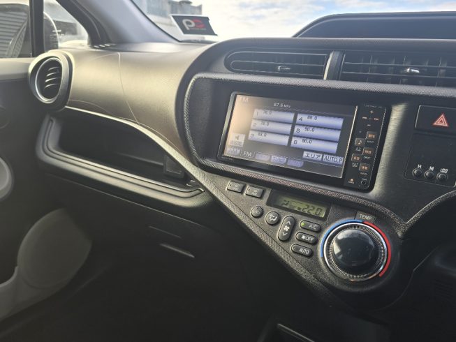 2012 Toyota Aqua G Model/ Push Start/ Reverse Camera/ Steering Wheel Controls image 285750