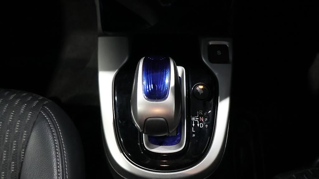 Honda Fit Hybrid L Package, Cruise Control image 311435