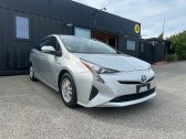 2017 Toyota Prius E Model/ Steering Wheel Controls/ Push Start image 277097
