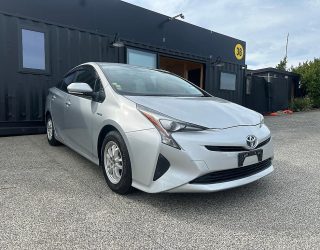 2017 Toyota Prius E Model/ Steering Wheel Controls/ Push Start image 277096