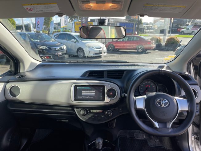 2012 Toyota Vitz U Smart Stop Package image 277309