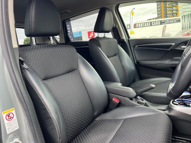 2013 Honda Fit Hybrid L Package image 285318