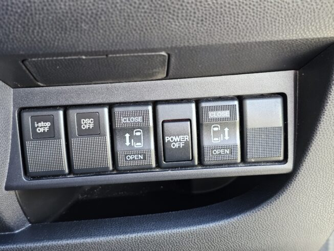 2010 Mazda Biante i-Stop Smart Edition image 298460