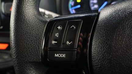 Toyota Vitz Hybrid – Alloy Wheels image 313245