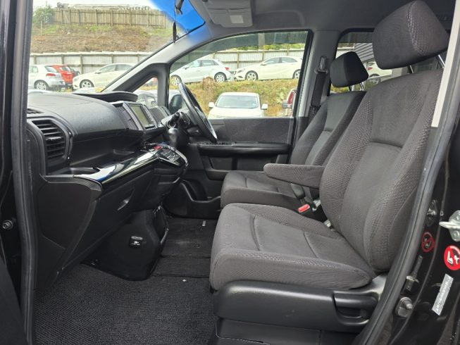 2012 Honda Step Wagon Z HDD Navi Edition image 285849