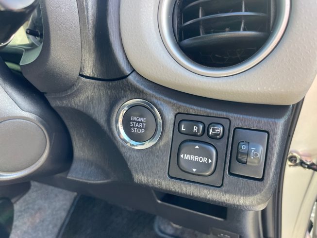 2012 Toyota Vitz U Smart Stop Package image 277310