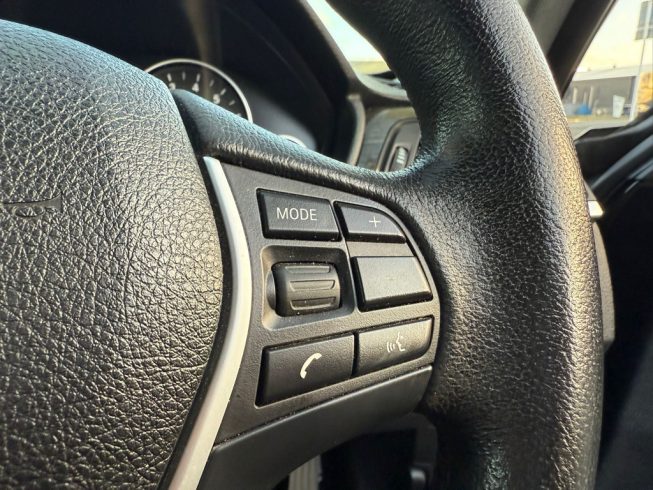 2013 Bmw 320i Touring Luxury image 283900