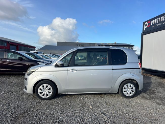 2012 Toyota Spade F Model, Low KMs, Push Start image 285230