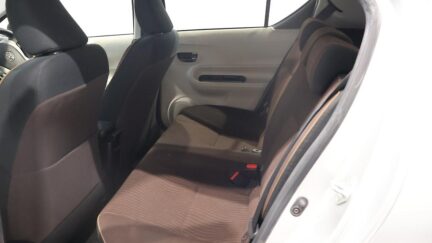 Toyota Aqua G Model/ Push Start/ Reverse Camera/ Alloy Wheels/ Hybrid image 313296