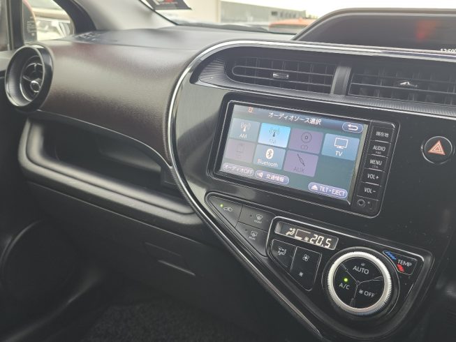 2017 Toyota Aqua G Model/ Push Start/ Cruise Control/ Reverse Camera image 286280