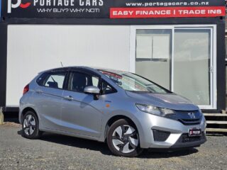 2014 Honda Fit Hybrid F-Package image 284457