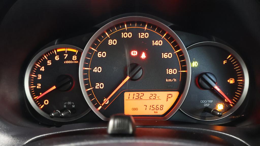 Toyota Vitz Alloy Wheels, Heated Seats image 311976