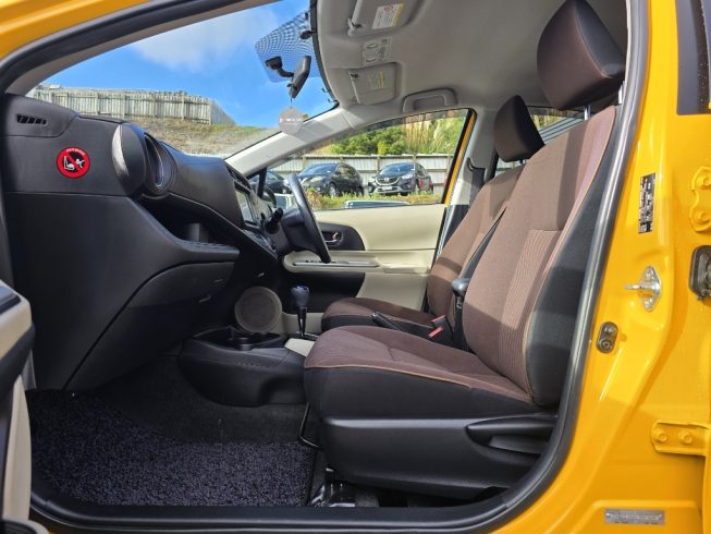 2012 Toyota Aqua G Model, Push Start, Reverse Camera image 284971