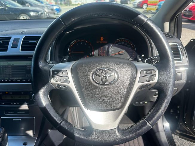 2012 Toyota Avensis Wagon Xi/ Paddle Shift/ Steering Wheel Controls image 285220