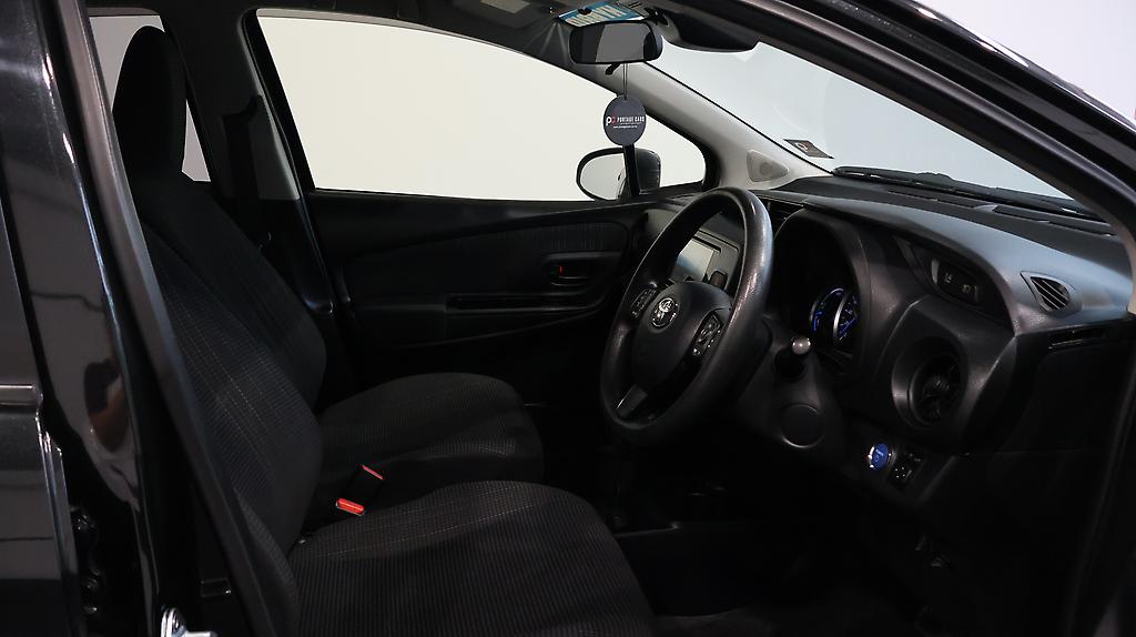 Toyota Vitz Hybrid – Alloy Wheels image 313236