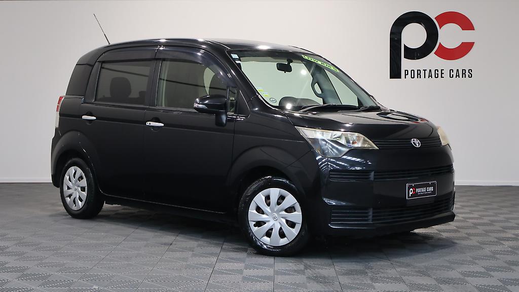 Toyota Spade F Model/ Reverse Camera/ Passenger Electric Slide Door image 284438