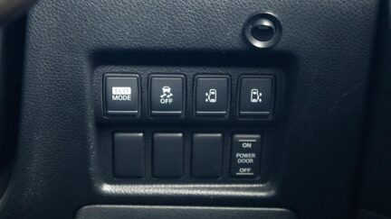 Nissan Elgrand Highway Star, 360 camera, parking sensor image 312947