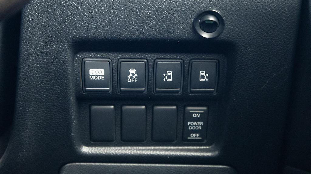 Nissan Elgrand Highway Star, 360 camera, parking sensor image 312947