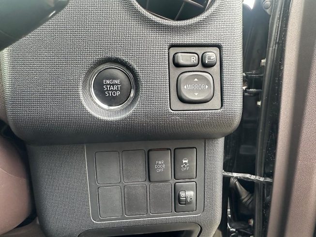 2012 Toyota Spade F Model/ Reverse Camera/ Passenger Electric Slide Door image 284456