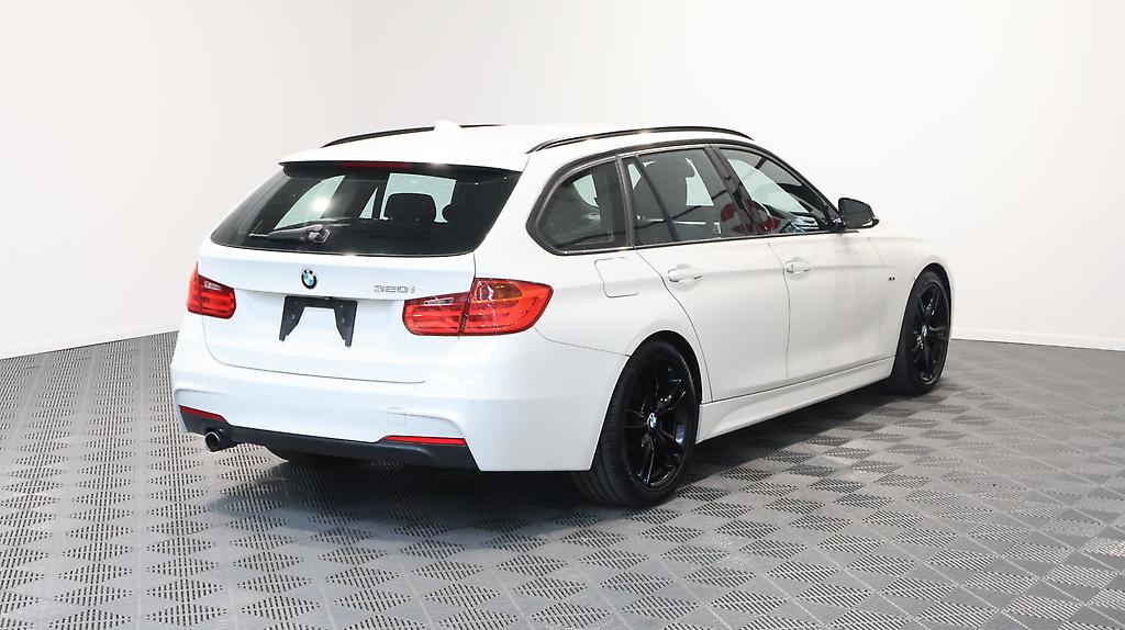 Bmw 320i Touring M Sport image 316196