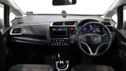 Honda Fit Hybrid F-Package image 317826