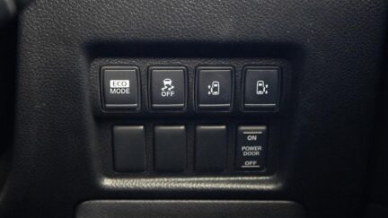 Nissan Elgrand Highway Star, 360 camera, parking sensor image 312802