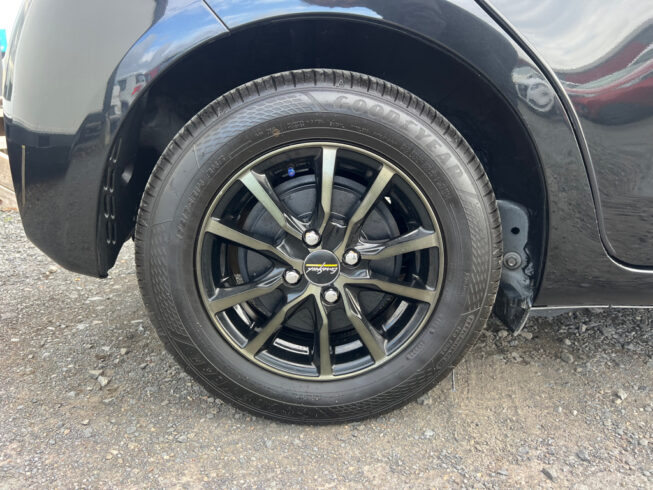 2017 Toyota Vitz Hybrid – Alloy Wheels image 291509