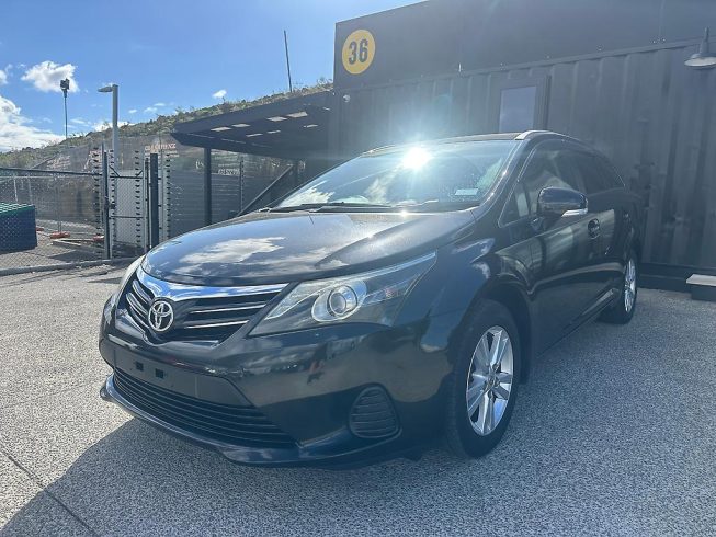 2012 Toyota Avensis Wagon Xi/ Paddle Shift/ Steering Wheel Controls image 285208