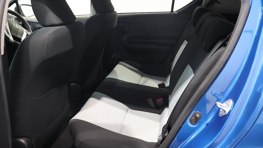 Toyota Aqua S MODEL PUSH BUTTON START R/CAMERA image 313315