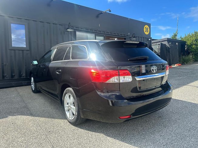 2012 Toyota Avensis Wagon Xi/ Paddle Shift/ Steering Wheel Controls image 285211