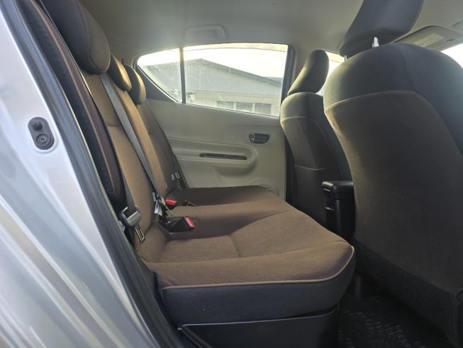 2012 Toyota Aqua G Model/ Push Start/ Reverse Camera/ Steering Wheel Controls image 285745