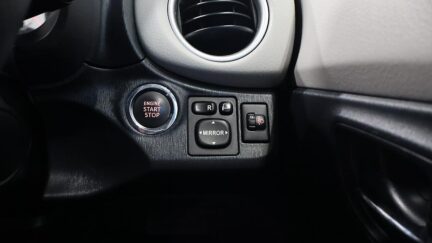 Toyota Vitz Alloy Wheels, Heated Seats image 311977