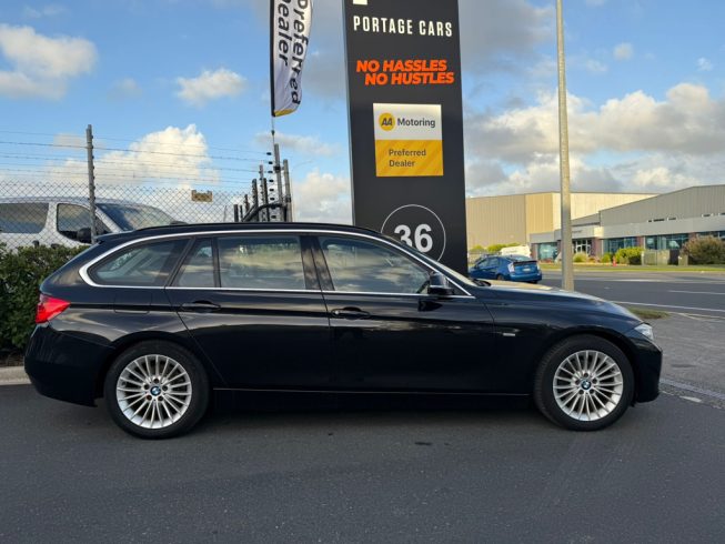 2013 Bmw 320i Touring Luxury image 283890