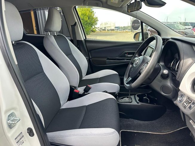 2015 Toyota Vitz 1.3F Smart Style/ Push Start/ Nice Interior image 285146