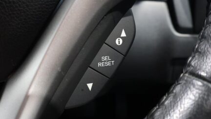 Honda Fit Hybrid L-Package image 317987